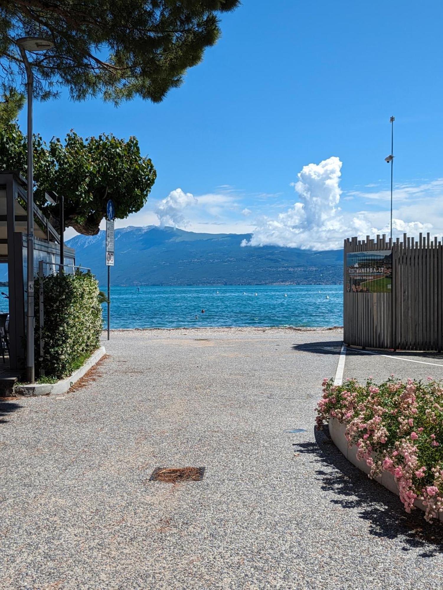 La Fenice Holiday Apartment Manerba del Garda Pokoj fotografie